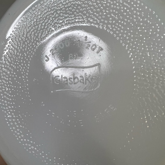 Glasbake J2600 Green Daisy 1.5 quart casserole dish - Picture 5 of 5